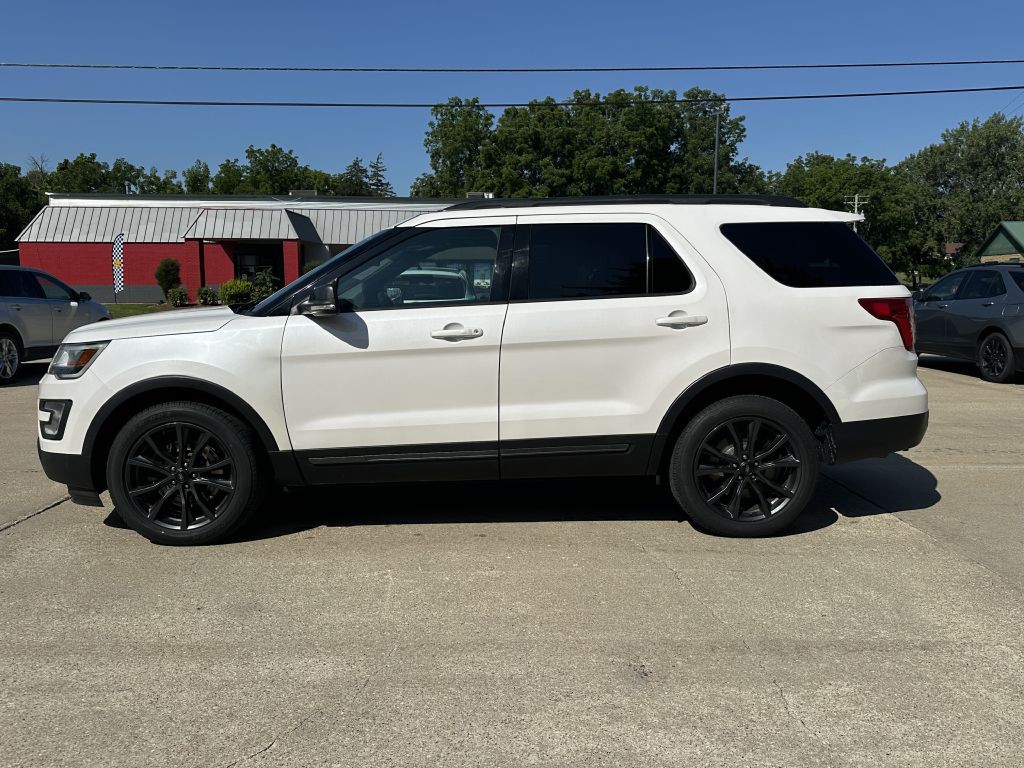 2017 Ford Explorer Image 1