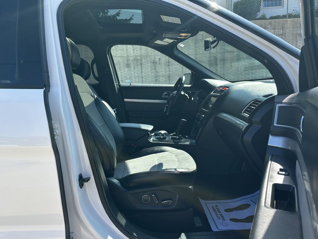 2017 Ford Explorer Image 12