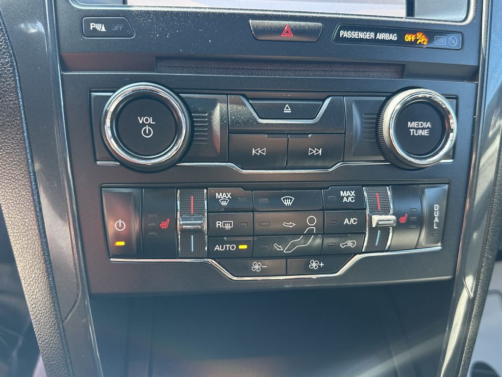 2017 Ford Explorer Image 16
