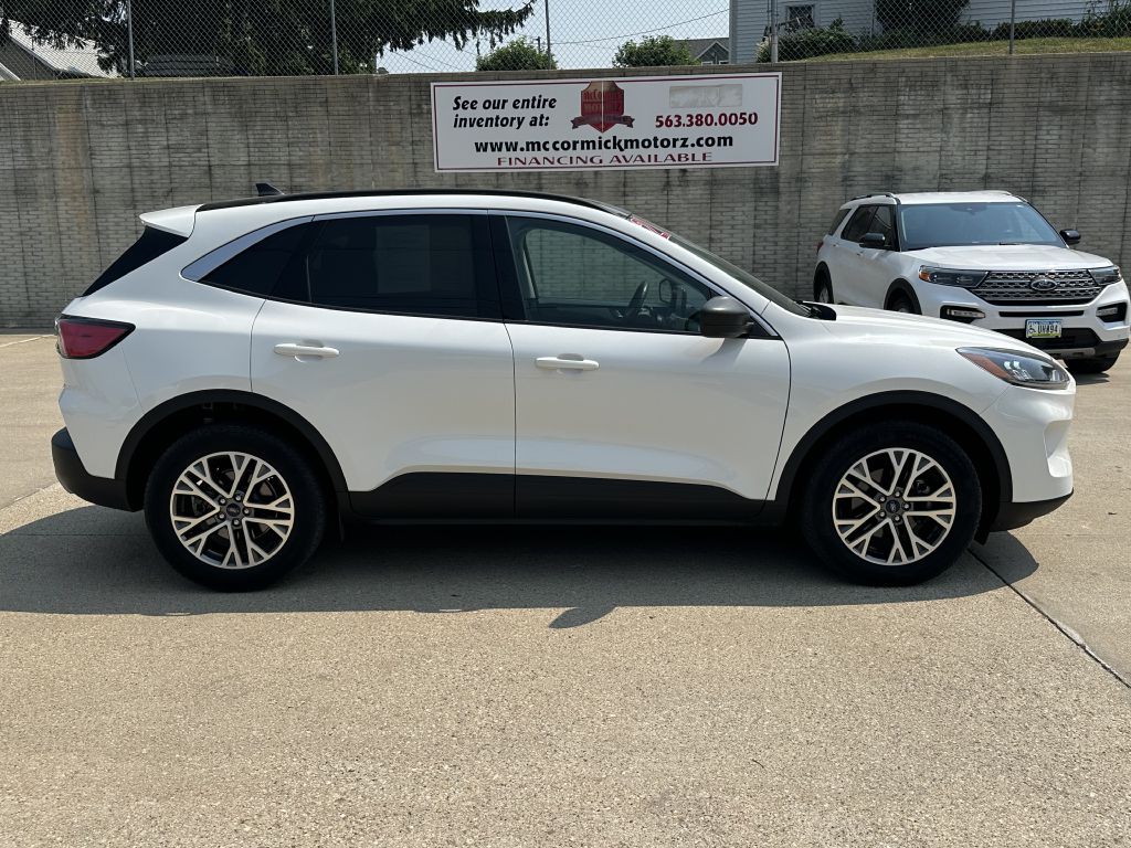 2021 Ford Escape Image 1