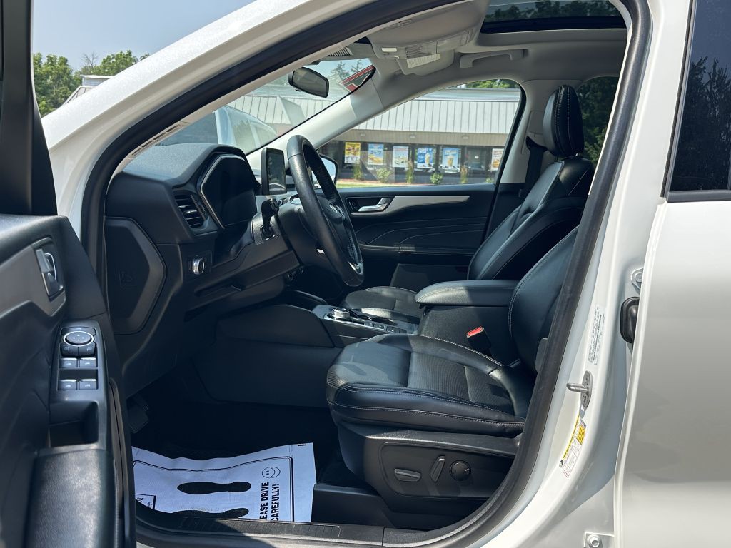 2021 Ford Escape Image 9
