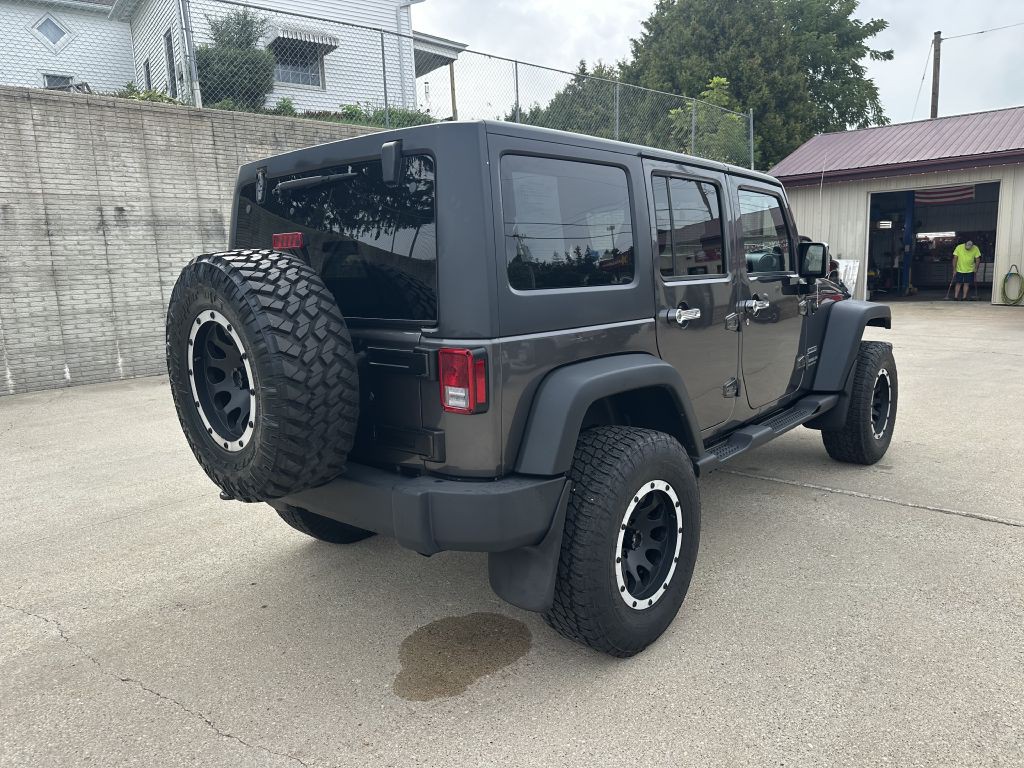2014 Jeep Wrangler Unlimited Image 2