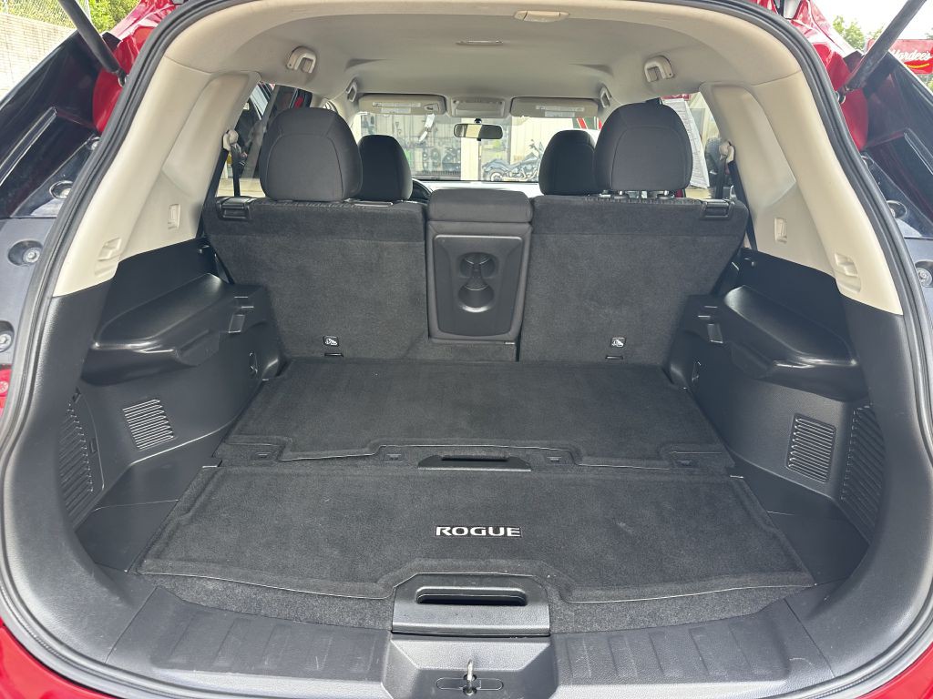 2017 Nissan Rogue Image 12