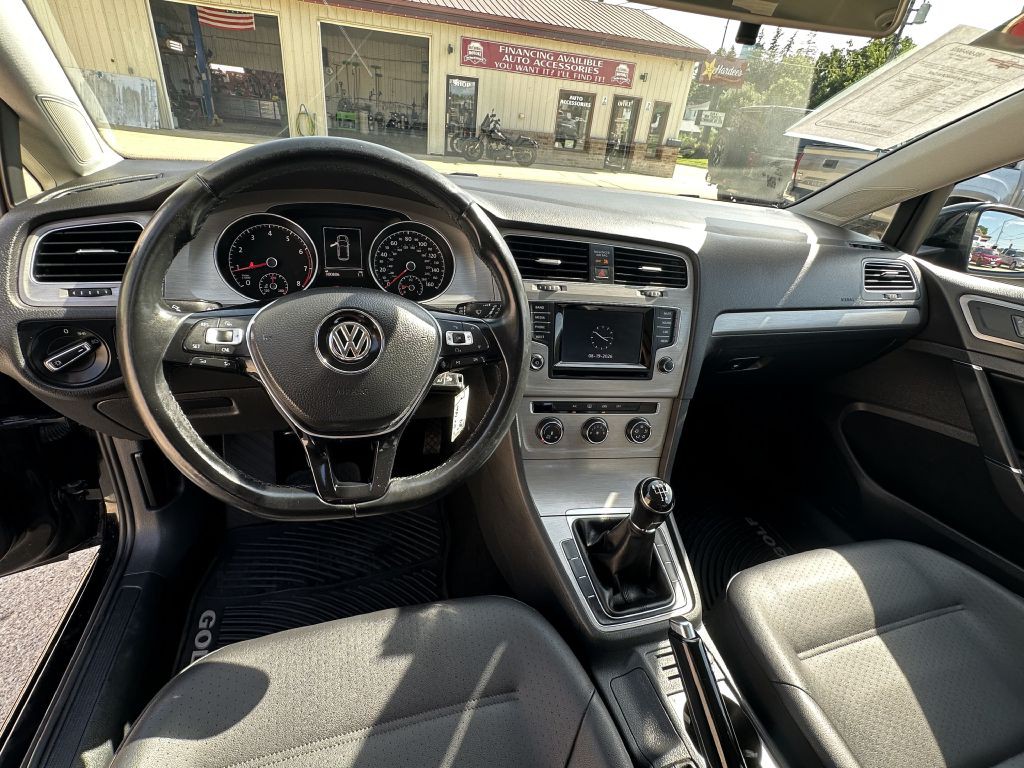 2015 Volkswagen Golf Image 11