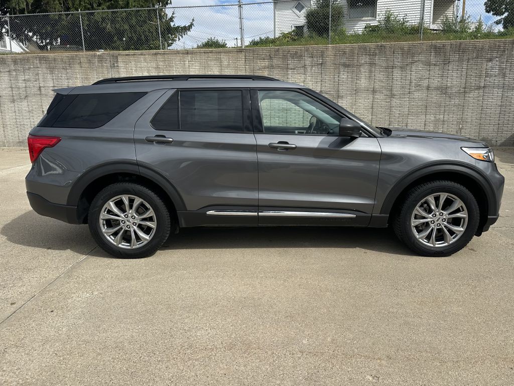 2023 Ford Explorer Image 1