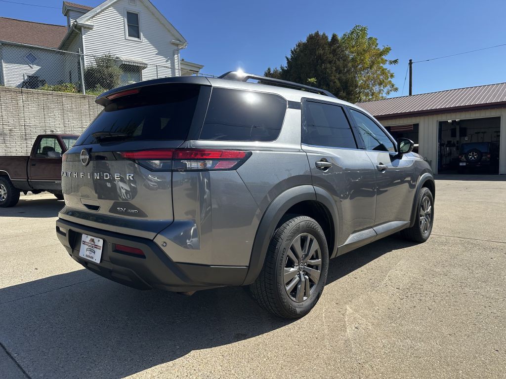 2023 Nissan Pathfinder Image 2