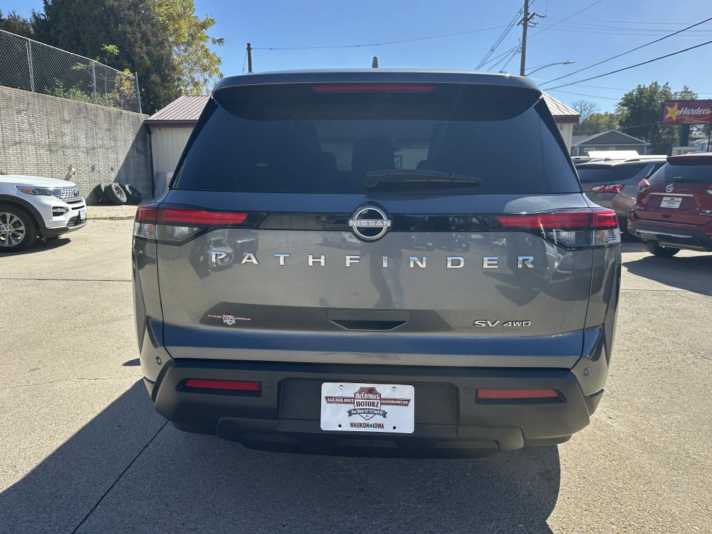 2023 Nissan Pathfinder Image 3
