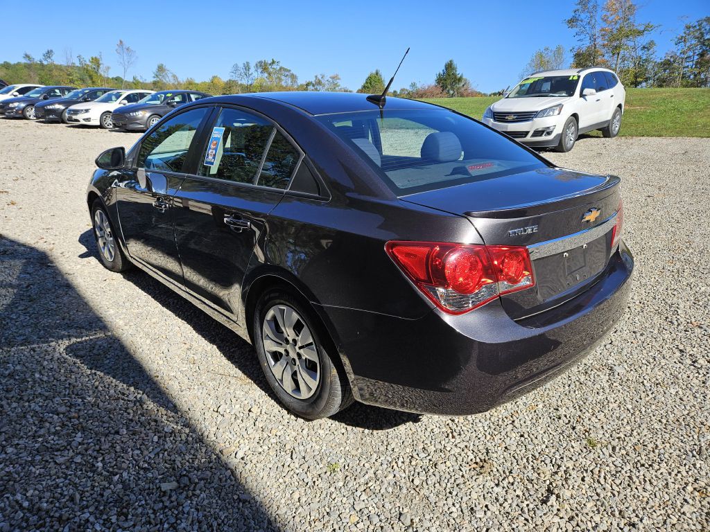 2014 Chevrolet Cruze Image 2