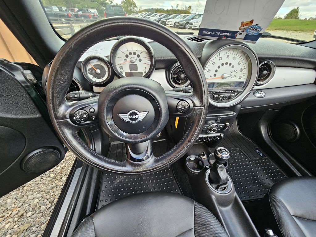 2011 MINI Cooper Image 9