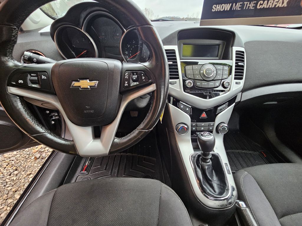 2014 Chevrolet Cruze Image 4
