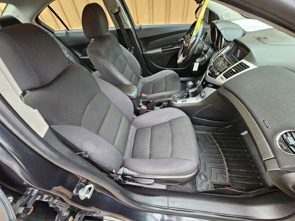 2014 Chevrolet Cruze Image 12
