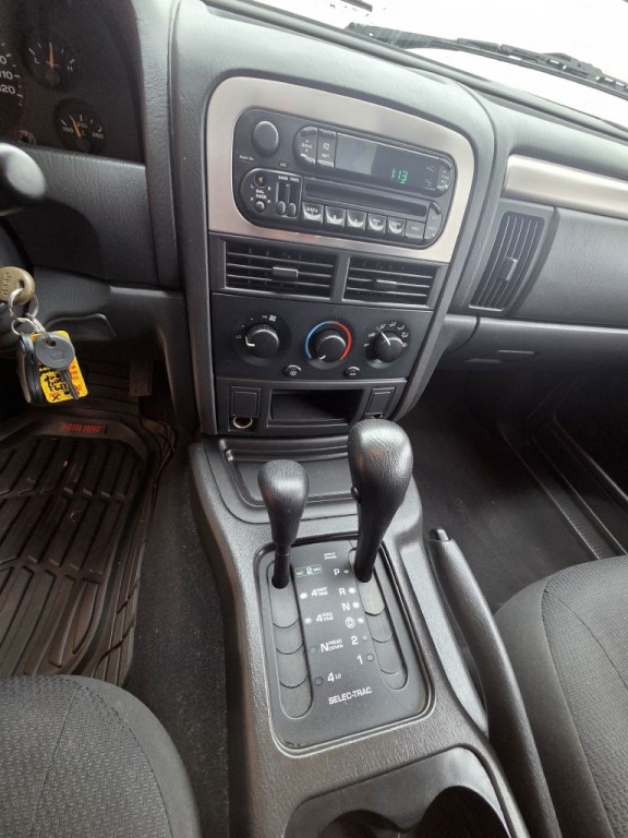 2004 Jeep Grand Cherokee Image 9