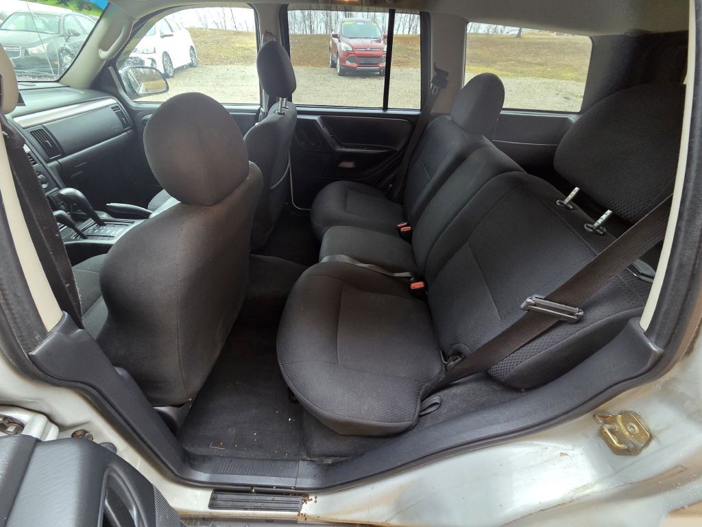 2004 Jeep Grand Cherokee Image 11