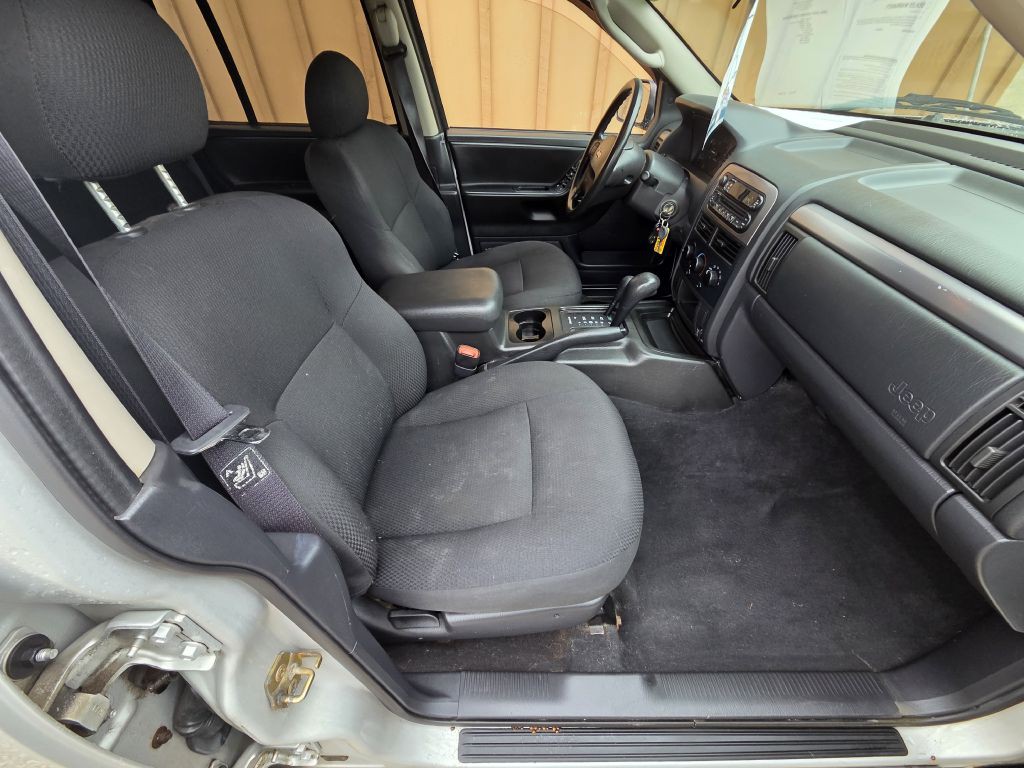 2004 Jeep Grand Cherokee Image 13