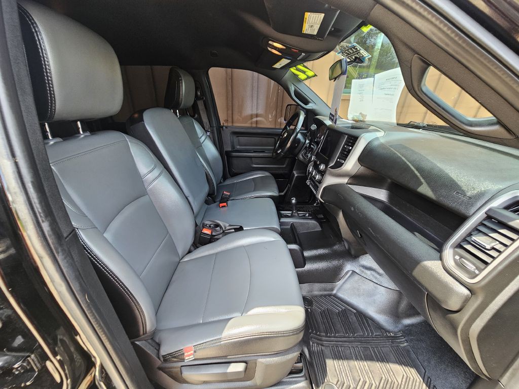 2022 RAM 3500 Image 16