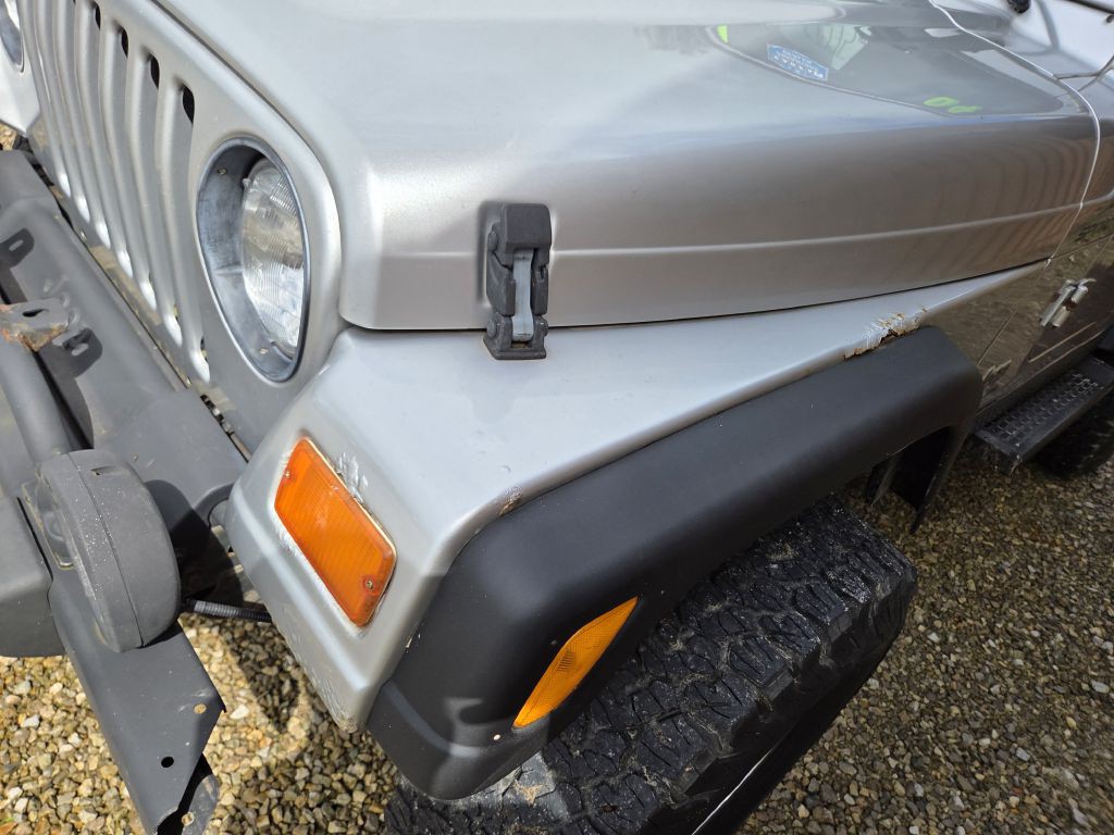 2004 Jeep Wrangler Image 10