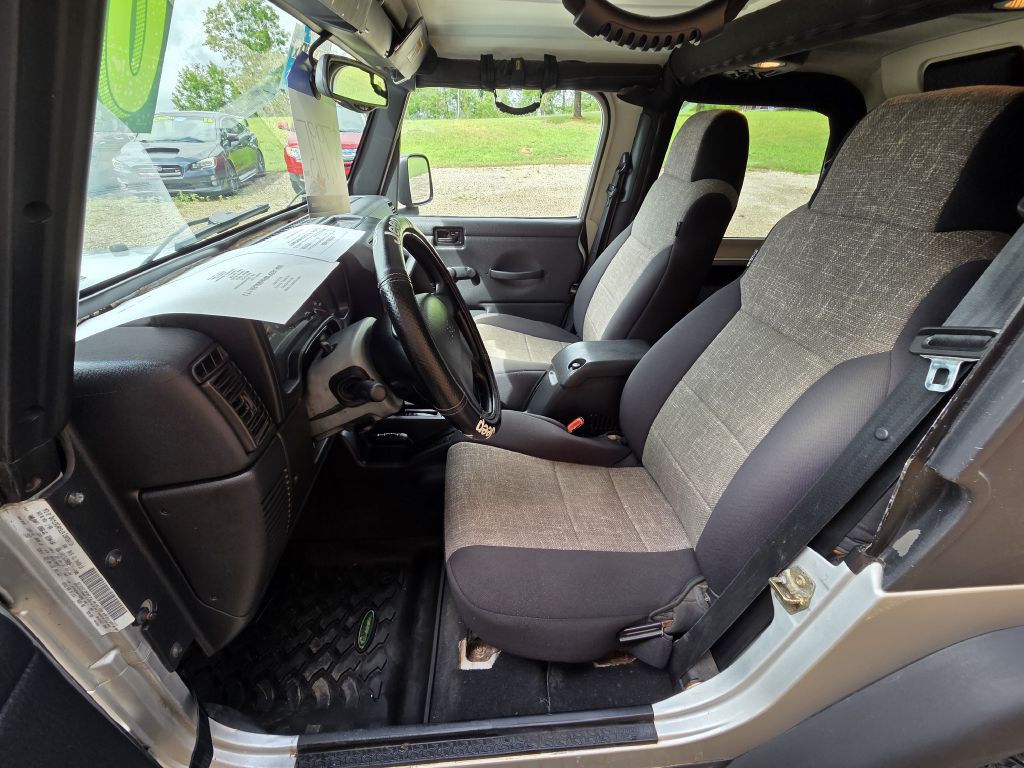 2004 Jeep Wrangler Image 11