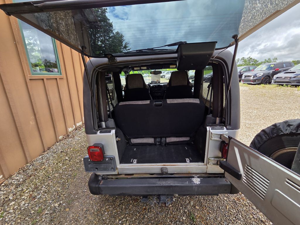 2004 Jeep Wrangler Image 14