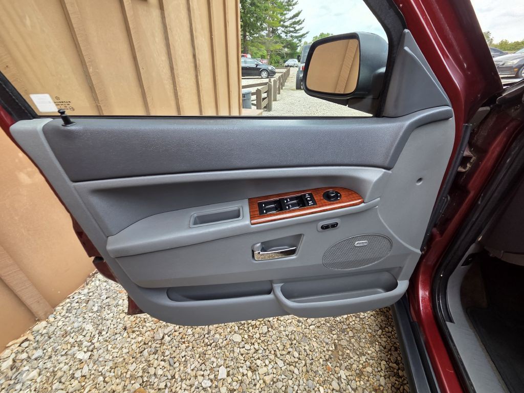 2007 Jeep Grand Cherokee Image 12