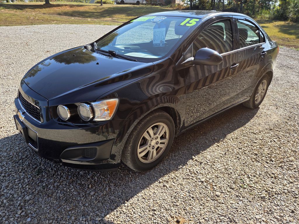 2015 Chevrolet Sonic Image 3