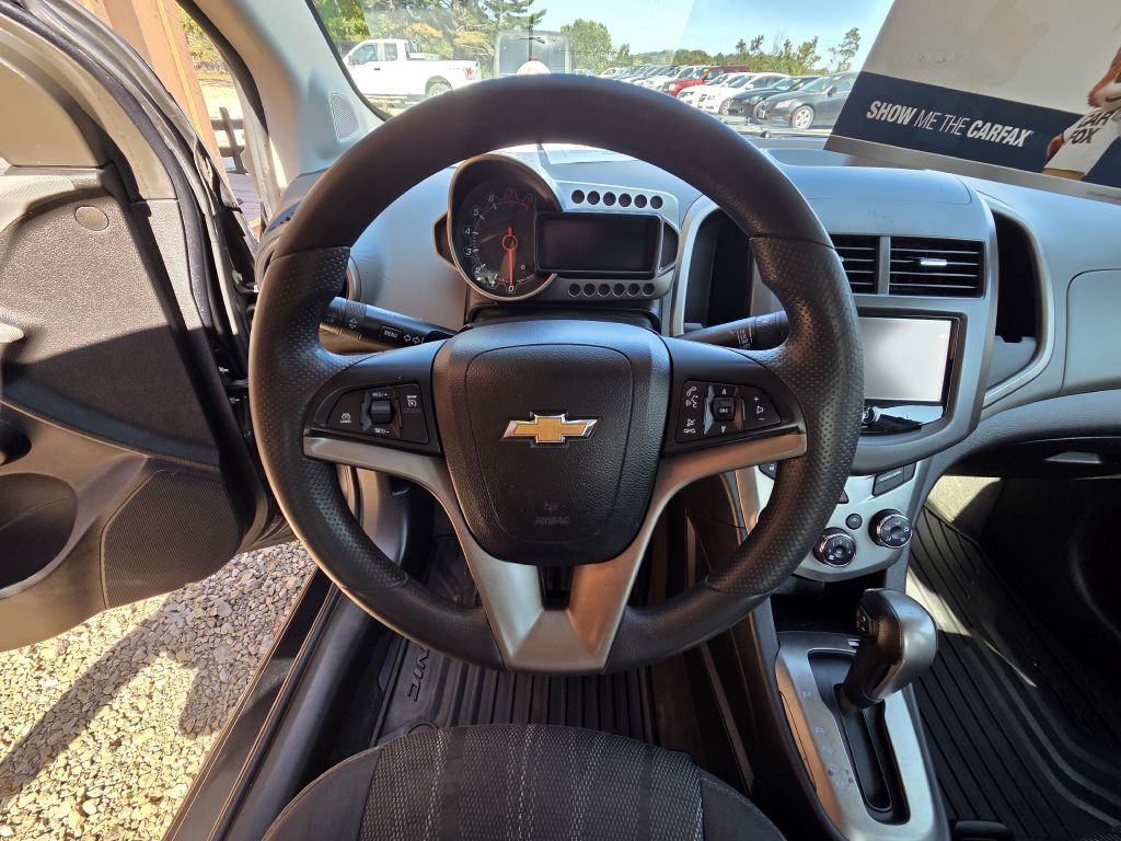 2015 Chevrolet Sonic Image 8