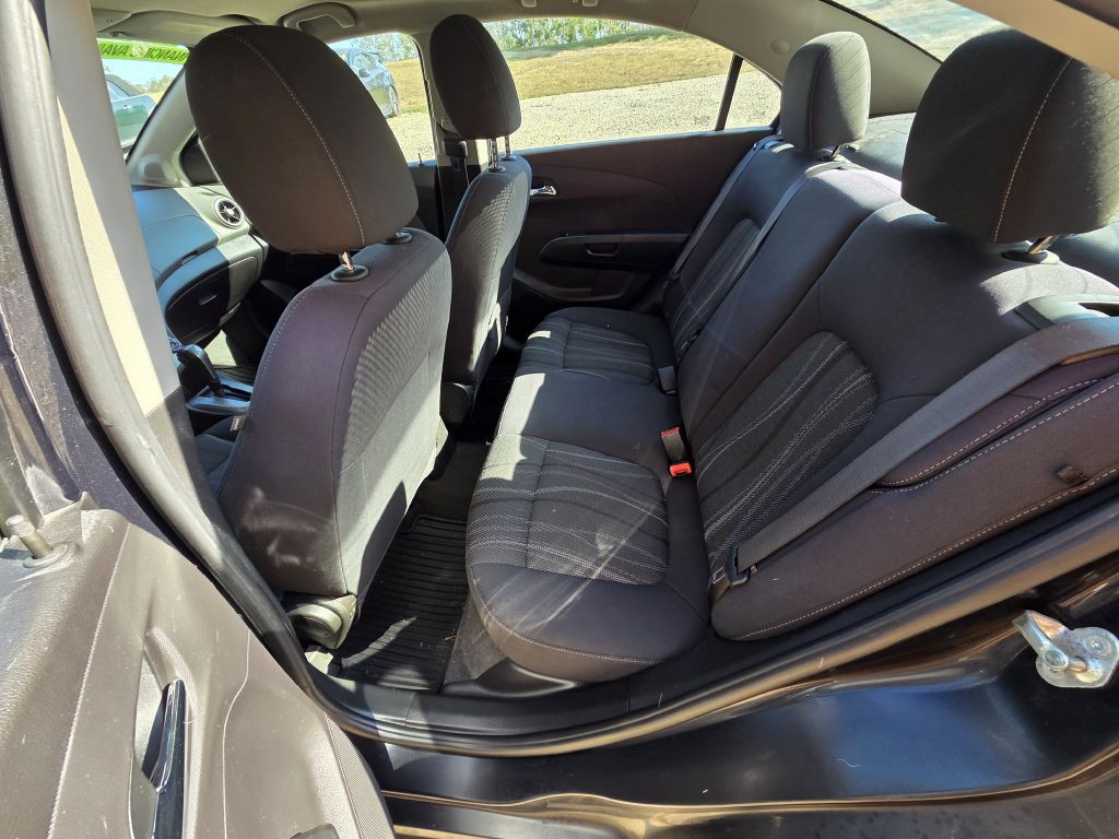 2015 Chevrolet Sonic Image 11