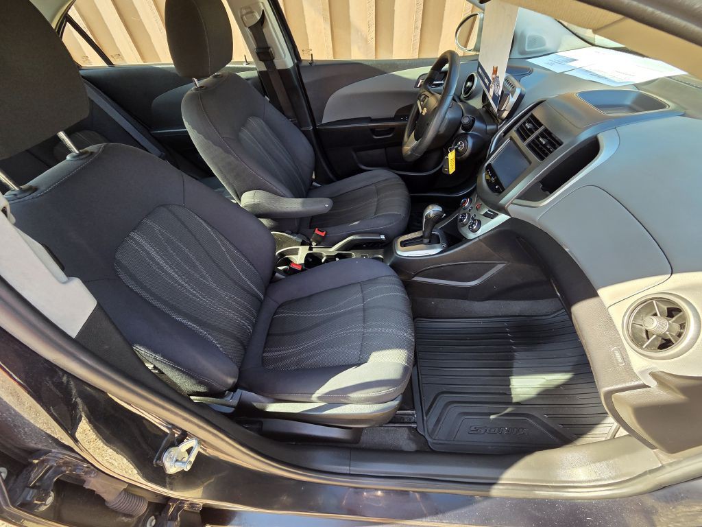 2015 Chevrolet Sonic Image 12
