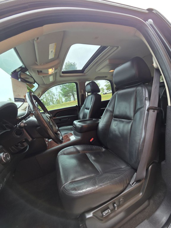 2011 Chevrolet Tahoe Image 8