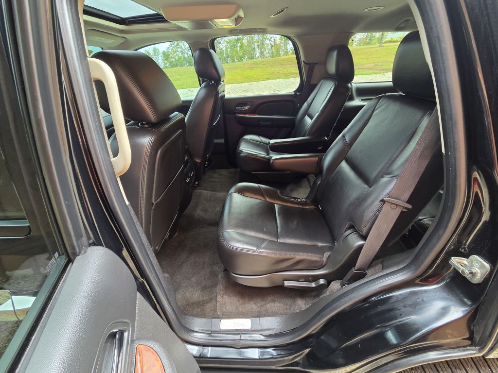 2011 Chevrolet Tahoe Image 11