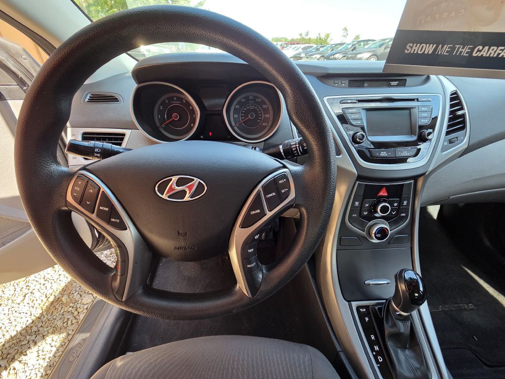2016 Hyundai Elantra Image 8