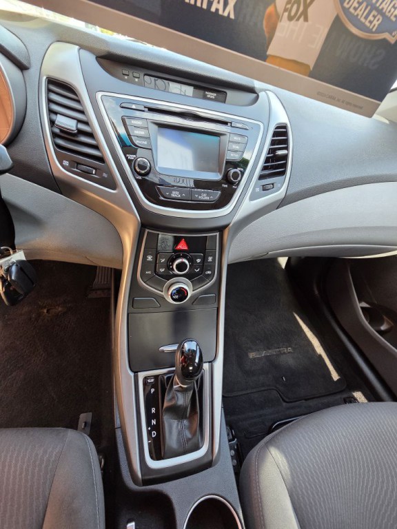 2016 Hyundai Elantra Image 9