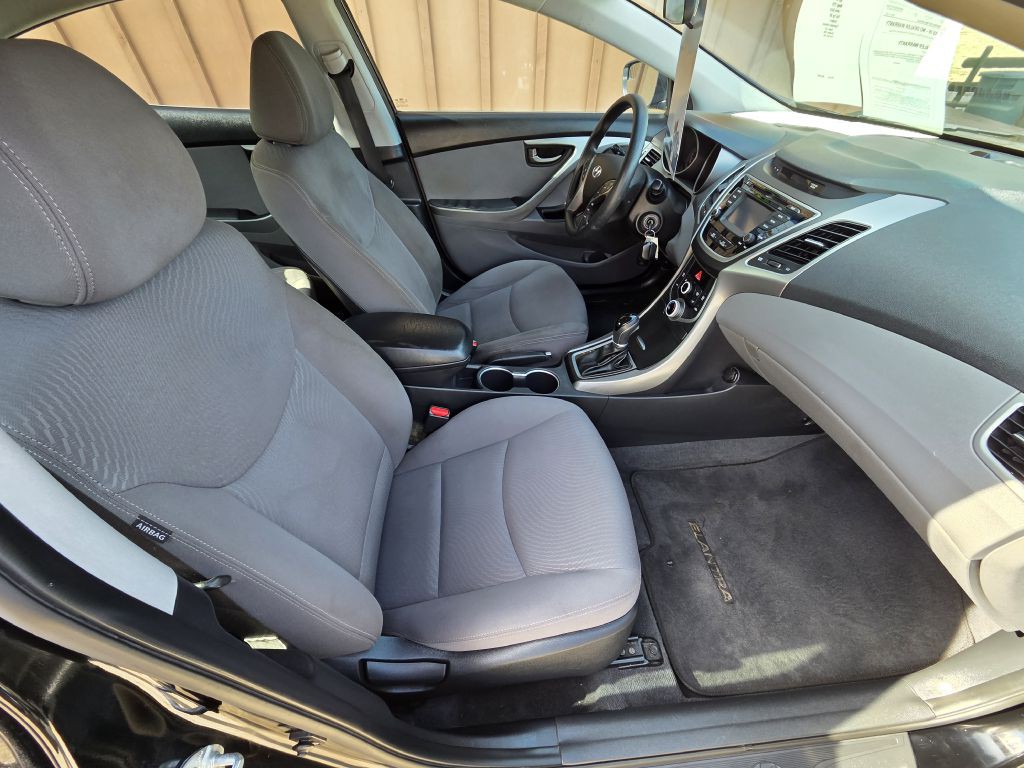 2016 Hyundai Elantra Image 11