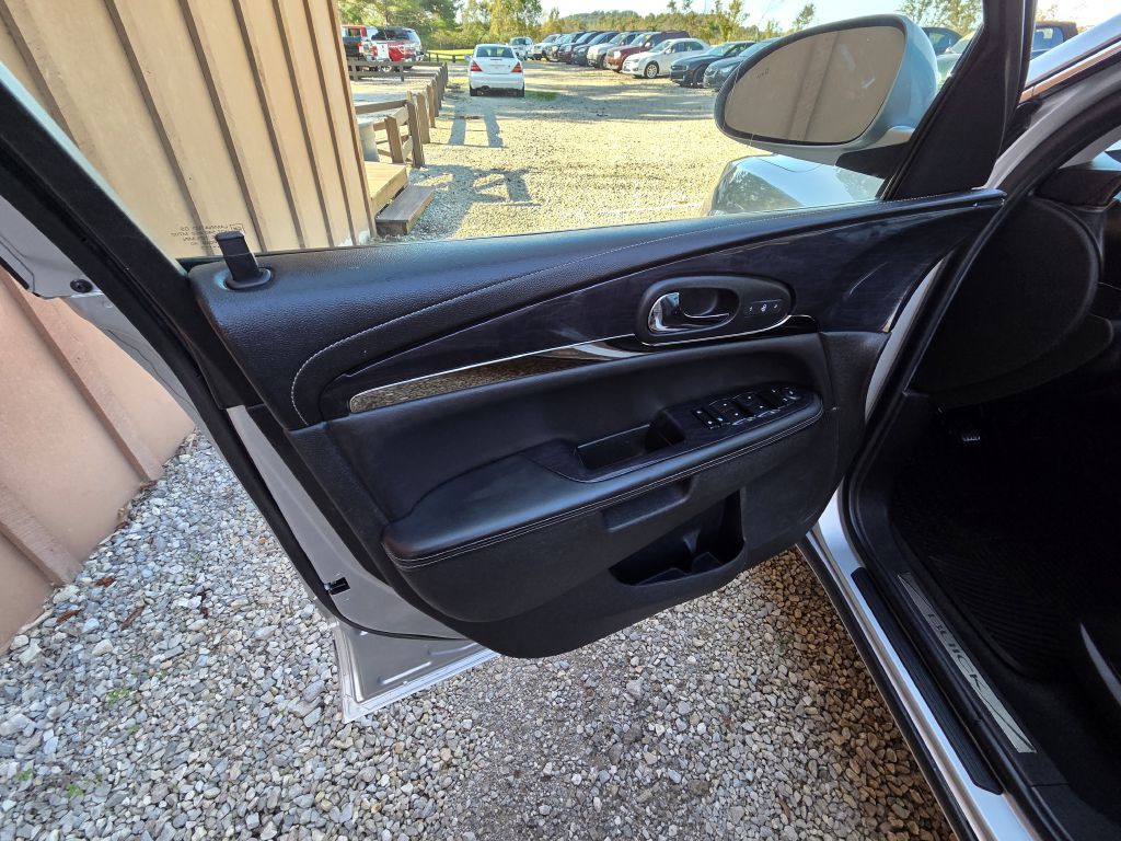 2015 Buick Enclave Image 10