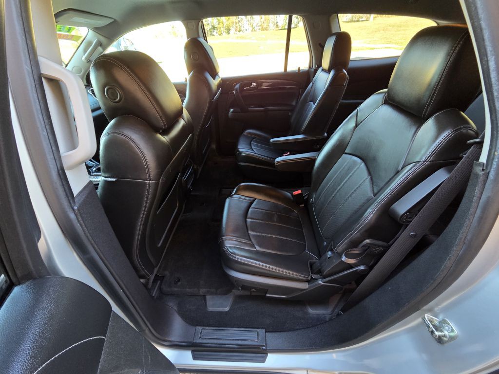 2015 Buick Enclave Image 11
