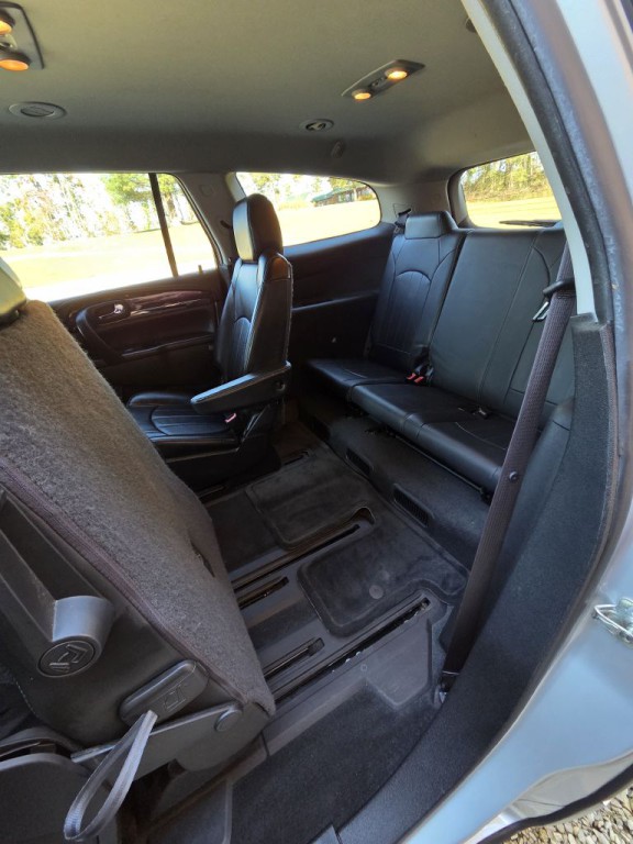 2015 Buick Enclave Image 12