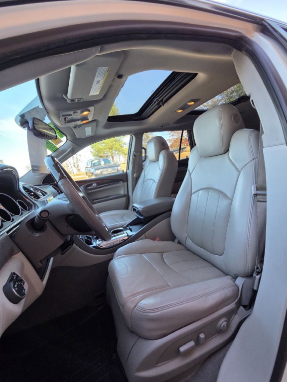 2015 Buick Enclave Image 8