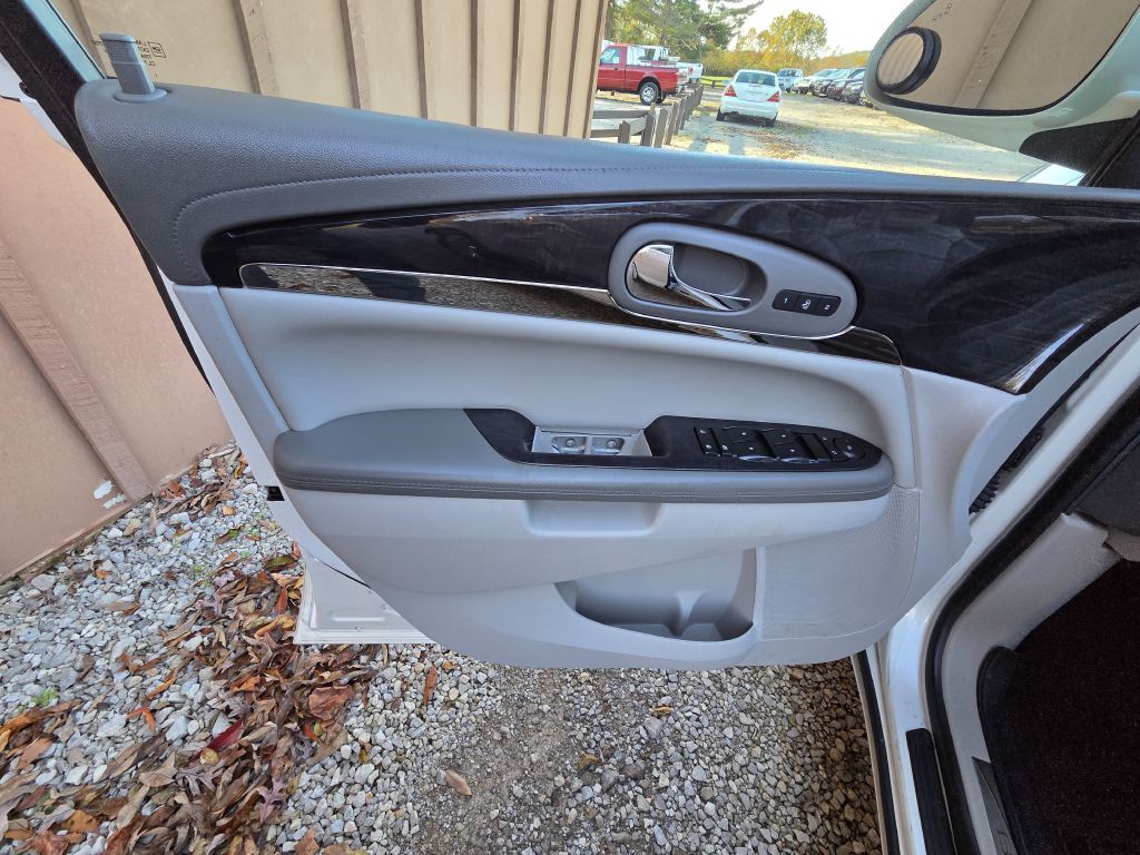 2015 Buick Enclave Image 11