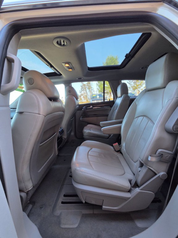 2015 Buick Enclave Image 13