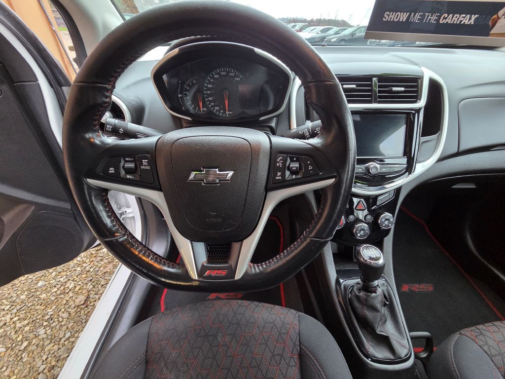 2018 Chevrolet Sonic Image 8