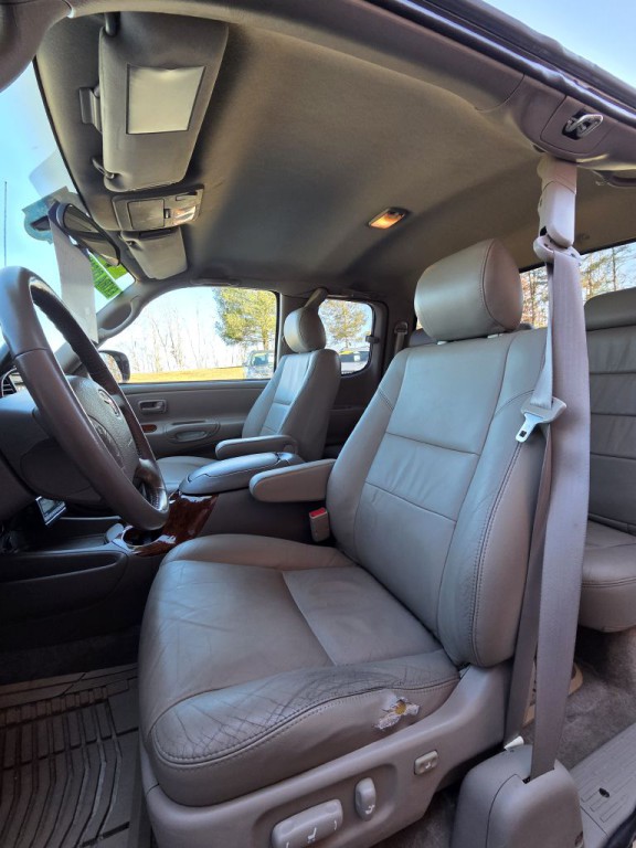 2005 Toyota Tundra Image 11