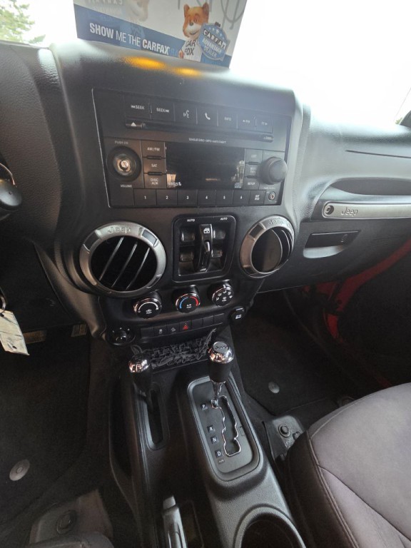 2014 Jeep Wrangler Image 13