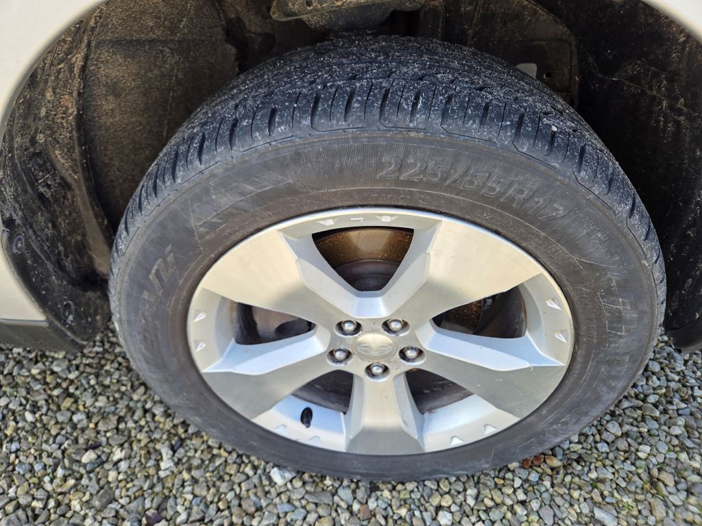 2010 Subaru Forester Image 6