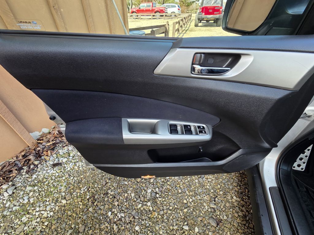 2010 Subaru Forester Image 10