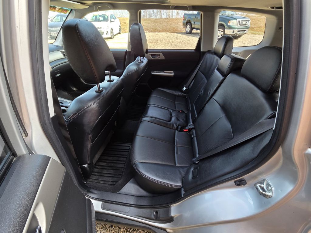 2010 Subaru Forester Image 11