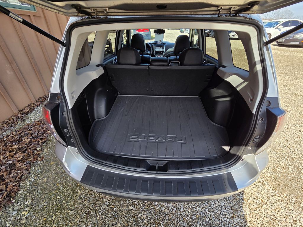 2010 Subaru Forester Image 12