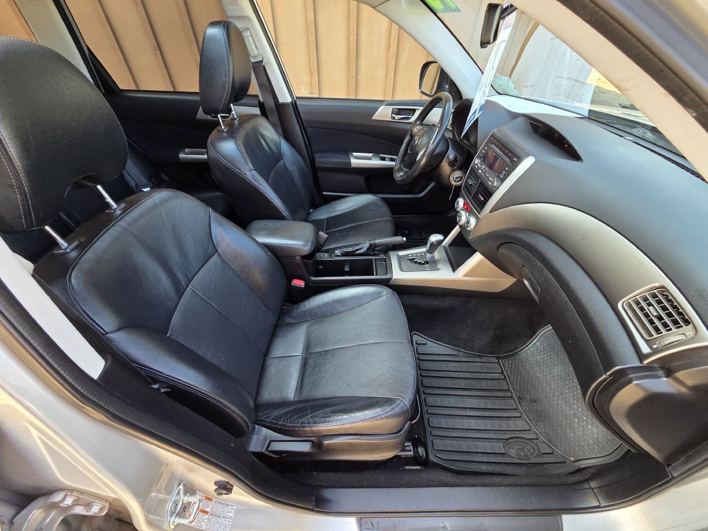 2010 Subaru Forester Image 13