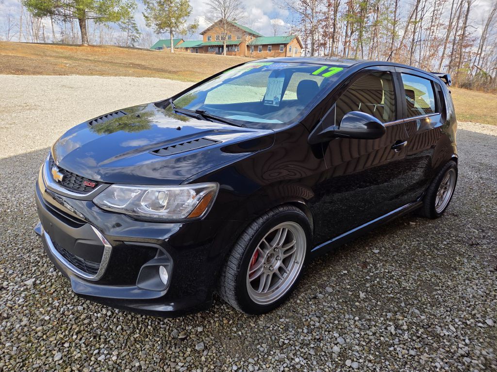 2017 Chevrolet Sonic Image 3