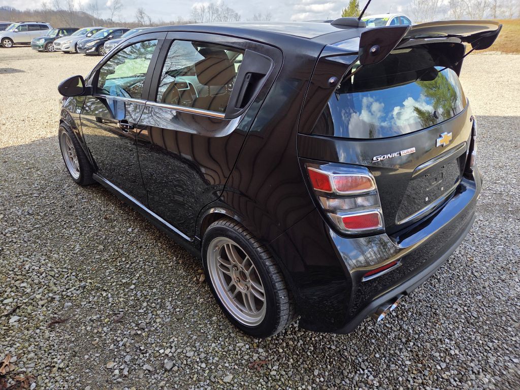 2017 Chevrolet Sonic Image 4