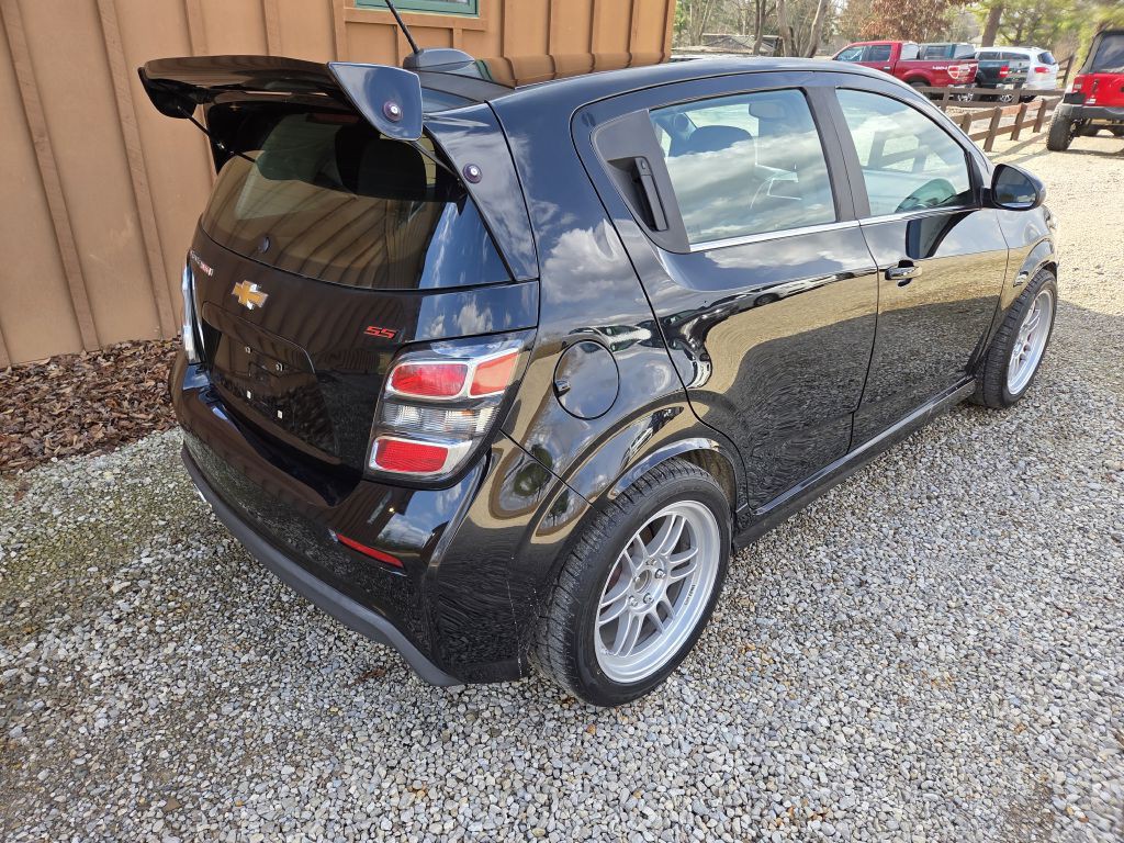 2017 Chevrolet Sonic Image 5