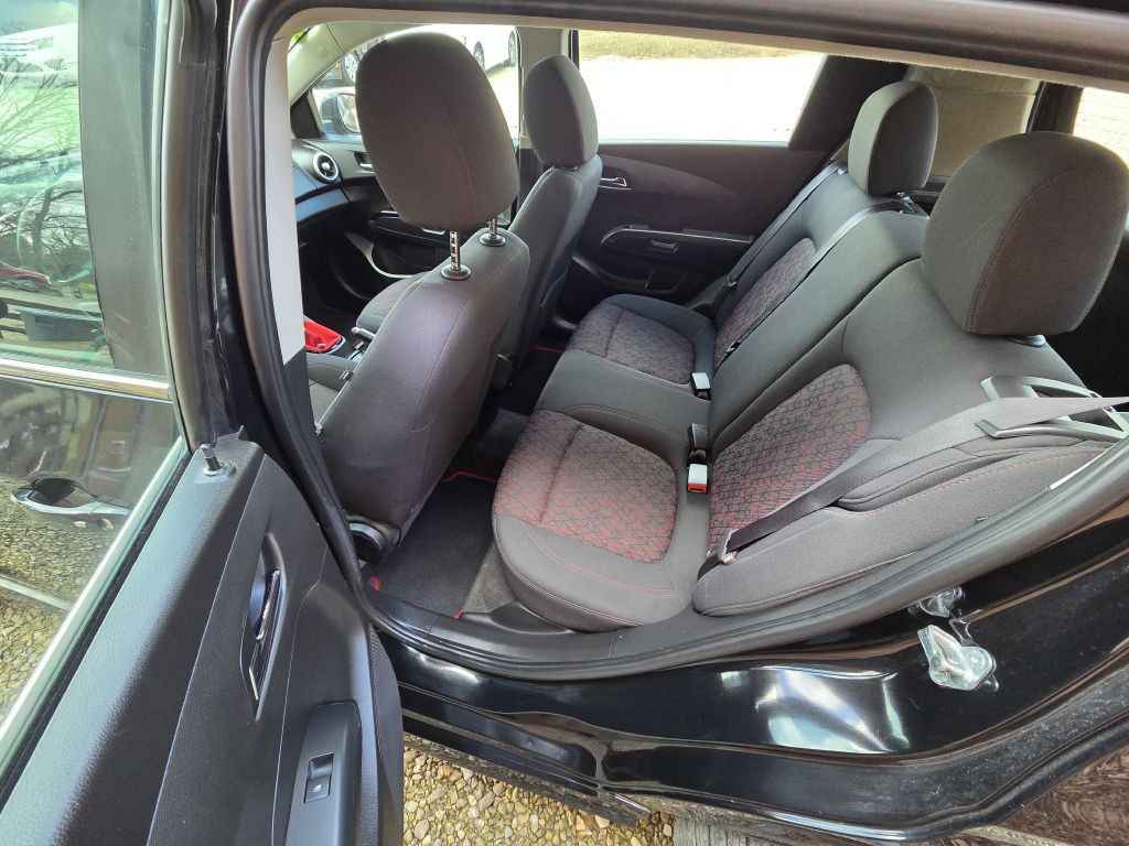 2017 Chevrolet Sonic Image 12